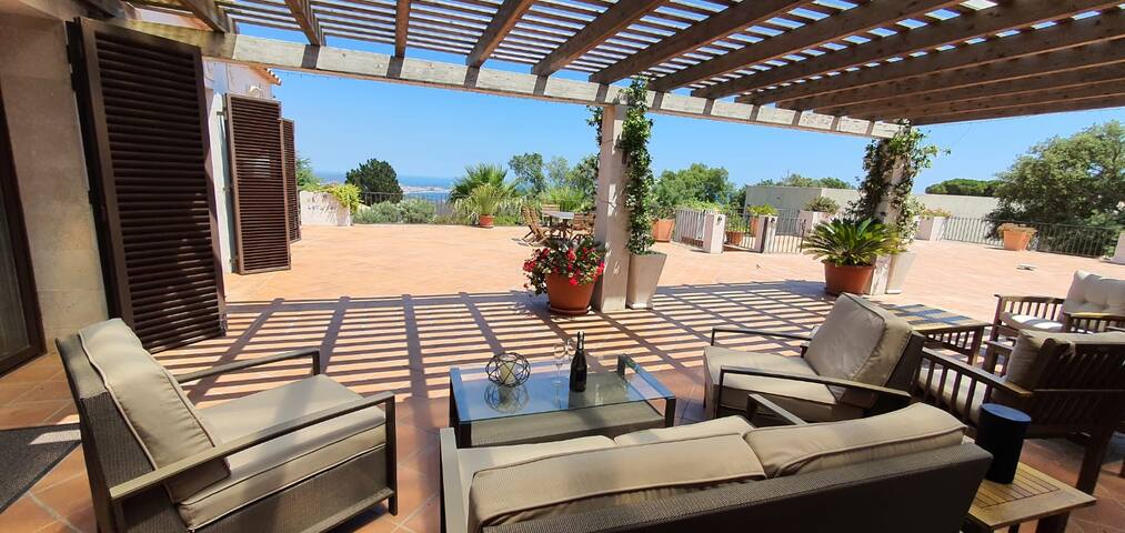 Luxurious 700 sqm Sea-View Villa 5 huge AC bdrms ! gallery image 3