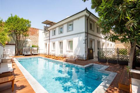 Villa Tortorelli - Entire Central Villa with Pool