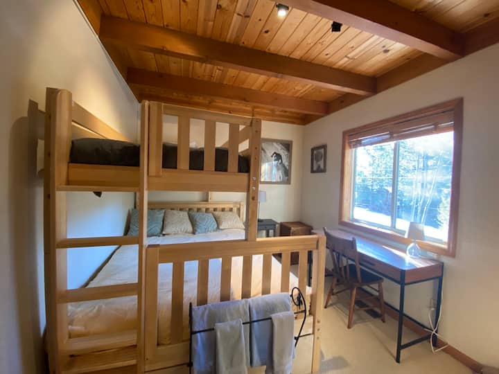 Third bedroom w/ bunkbed room with desk