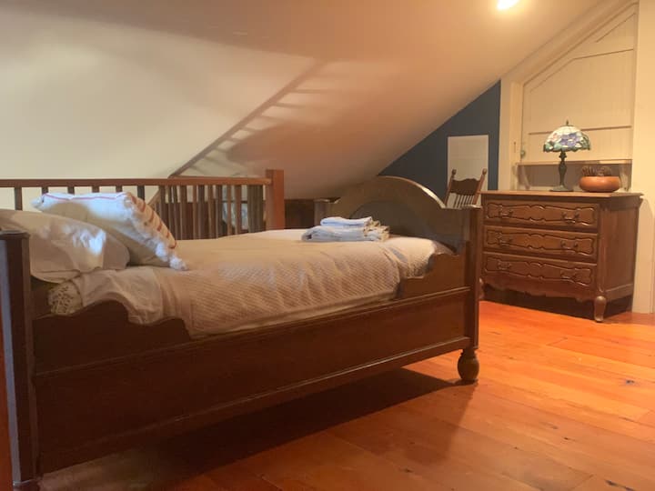 Acogedor dormitorio loft