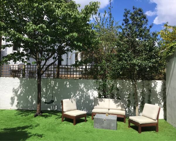 Modern 3 bed flat with a large garden in Chelsea gallery image 5