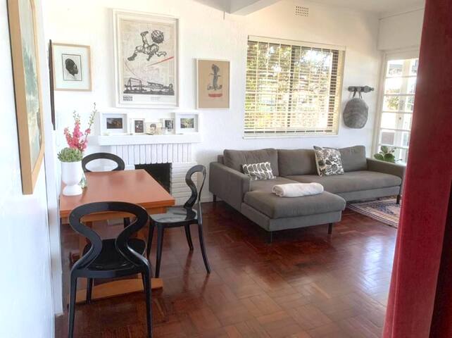 Stylish seaside apartment in St James gallery image 4