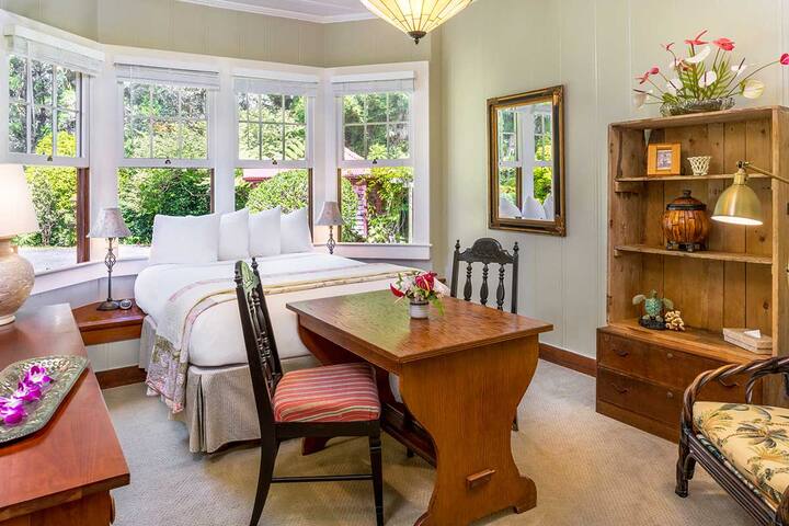 Volcano Village Lodge managed Airbnb listing 1