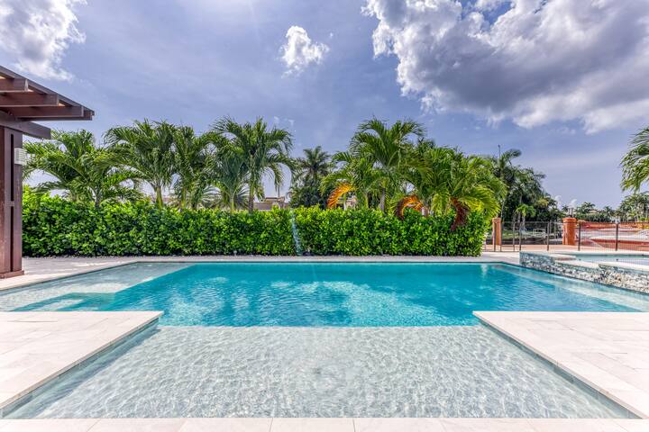 Luxe Waterfront in Gated Community Fort Lauderdale gallery image 5