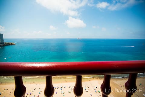 Successful Airbnb property: Las Damas 23F - Beachfront - Pool - Parking in Benidorm