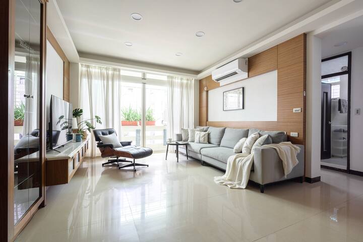 3 BR + office+ balcony | for a comfortable stay gallery image 2