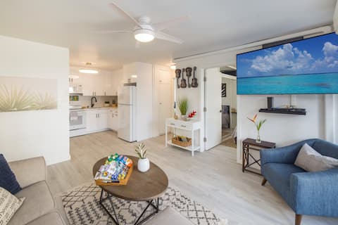 Brand New & Steps to Waikiki Beach 2Bed 2Bath w/AC