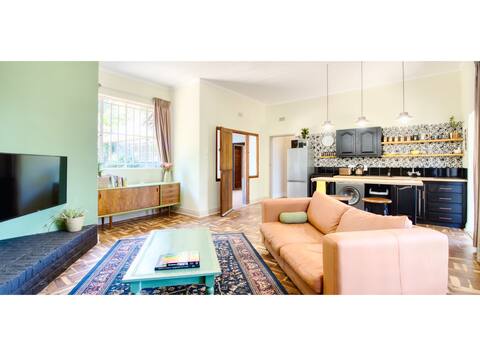 The BeeKeeper's Inn - Apartment BlackBee