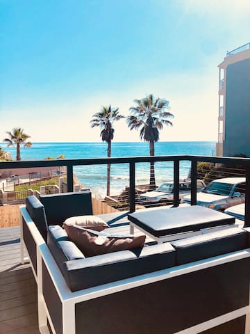 Ocean Front 5 BR w/ Sunset Views & Backyard