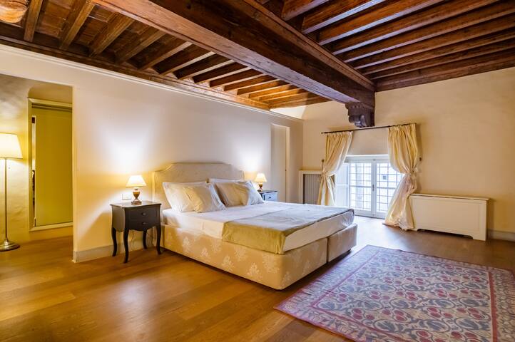 Palazzo Salviati by Varental | Luxe Brunelleschi gallery image 5