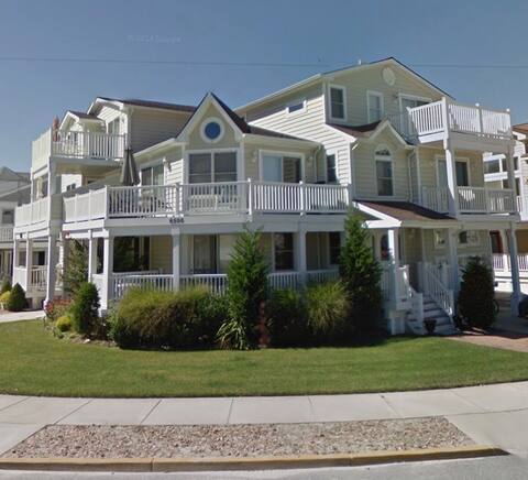 Sea Isle City beachouse steps away from the beach.