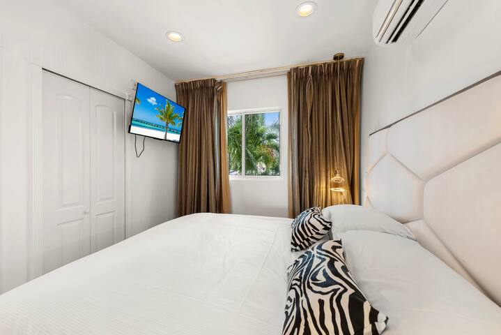 Sea Ray Jr. Penthouse – 301PH gallery image 5