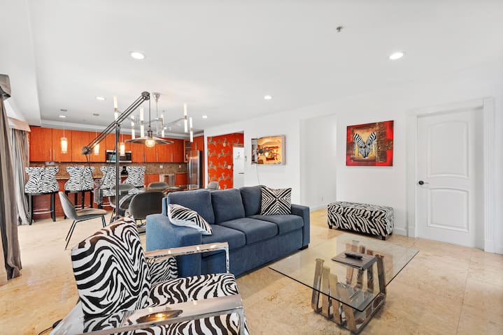 Sea Ray Jr. Penthouse – 301PH