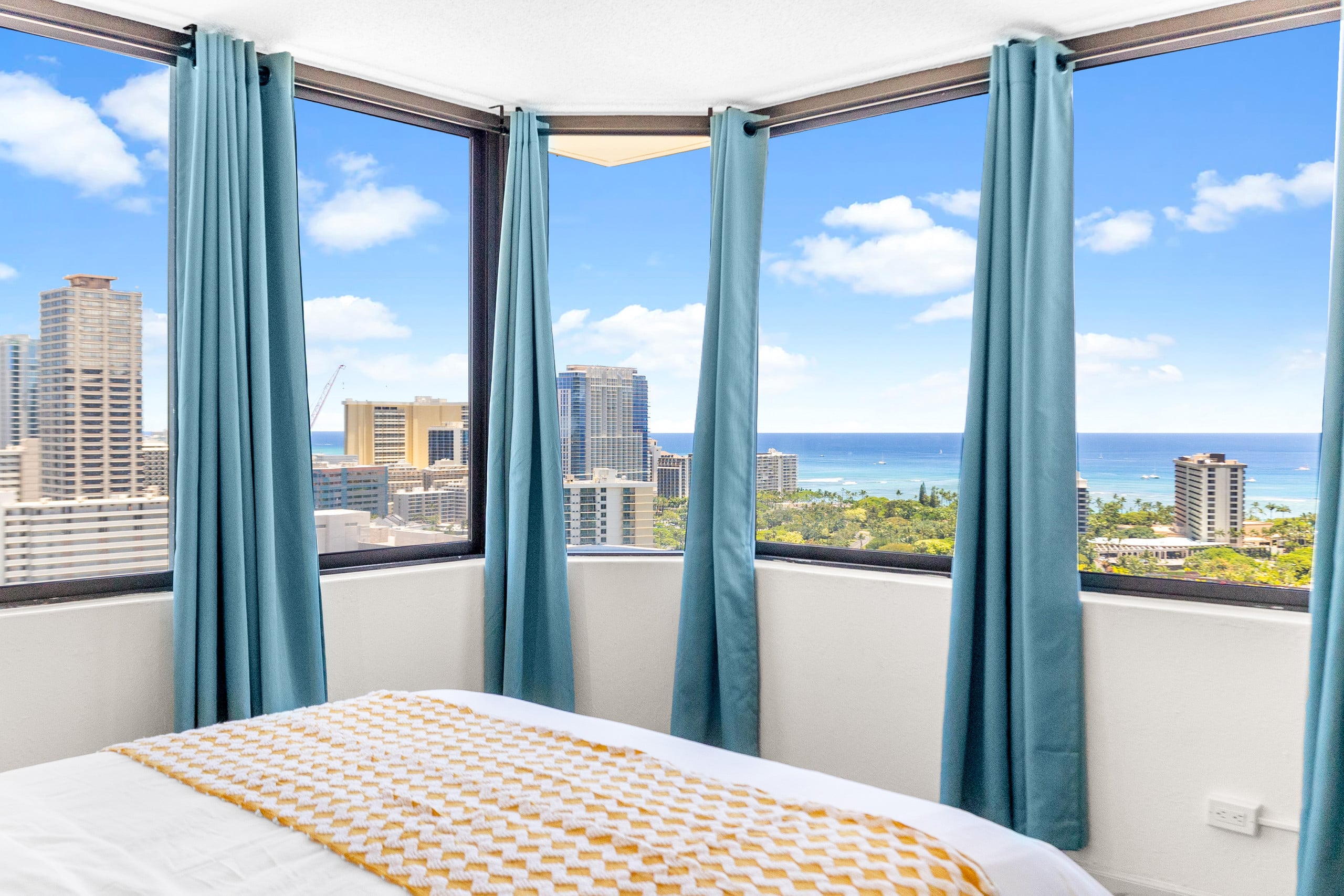 Ocean View Waikiki Hawaiian Monarch - Image 6