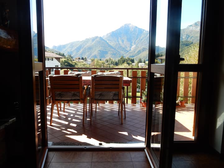 Bright and spacious two bedroom apartment Condominiums for Rent in