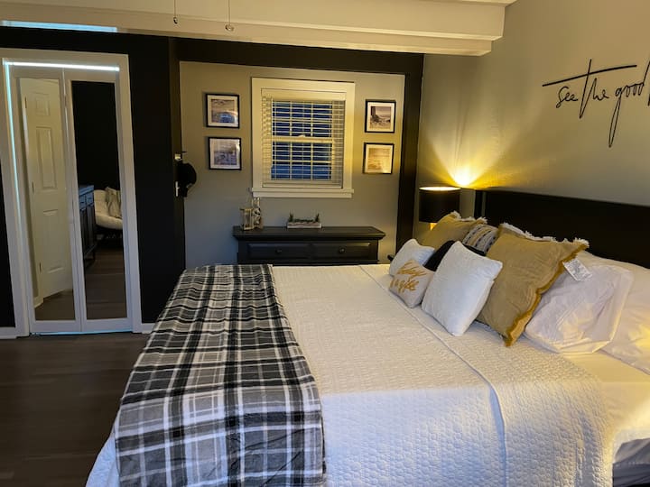 Primary Bedroom w/King Bed