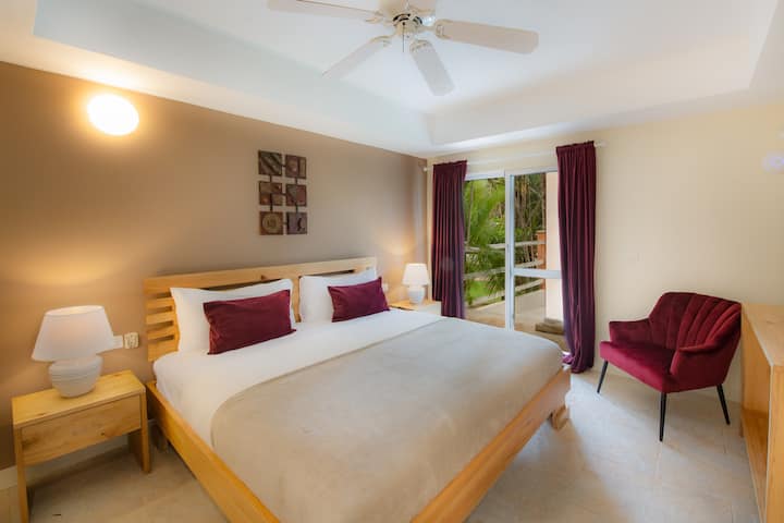 ห้องนอนสีแดง