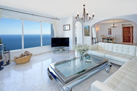 Popular Airbnb listing: Beautiful villa with views & private heated pool☀️🏝 in Salobreña