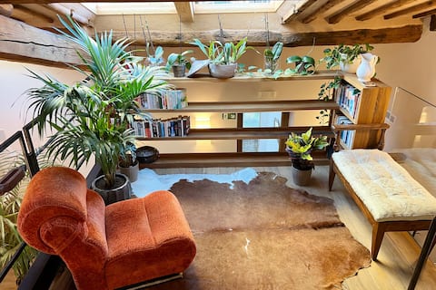 Popular Airbnb listing: Palazzo Bruchi stylish apartment in Siena