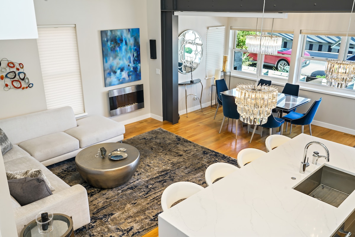 Top performing Airbnb: Luxury Townhome On Pearl St-Downtown Boulder in Boulder County