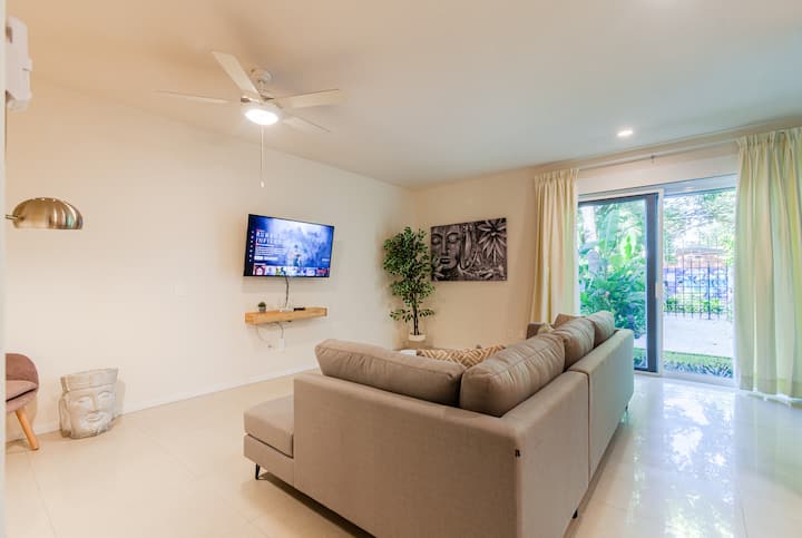 2 Condos - 5 Bedrooms - Downtown - 100 Mbps - Playa del Carmen