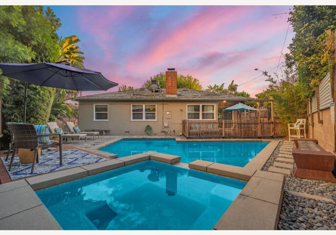 Z 121 Charming North Hollywood California Bungalow