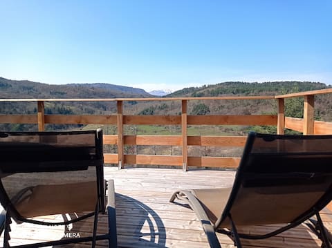 Cottage in the heart of the calm and greenery of Sancy