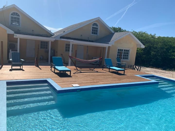 Sun House Central Location with Pool Houses for Rent in Rolletown