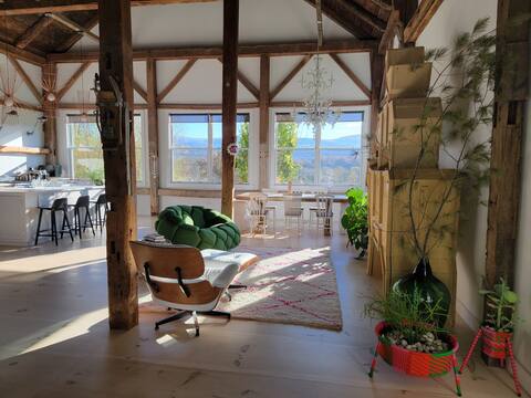 Magical Barn House Berkshires, Hudson Valley