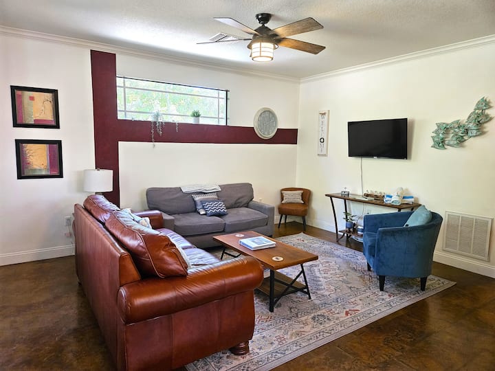 Quiet Gulf Coast Getaway - Tarpon Springs, FL