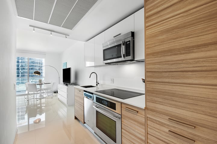 Super Luxury Brickell Studio Condo With Parking - Miami