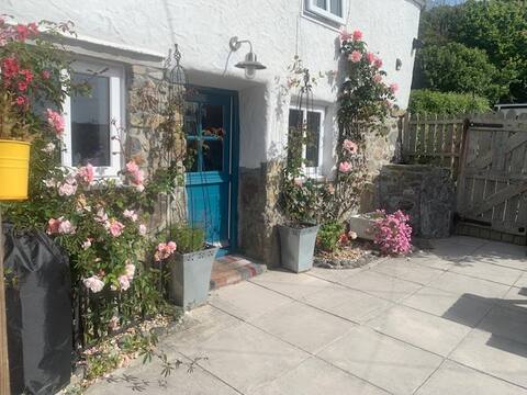 Cosy Seaside Cottage - coastal walks/beaches