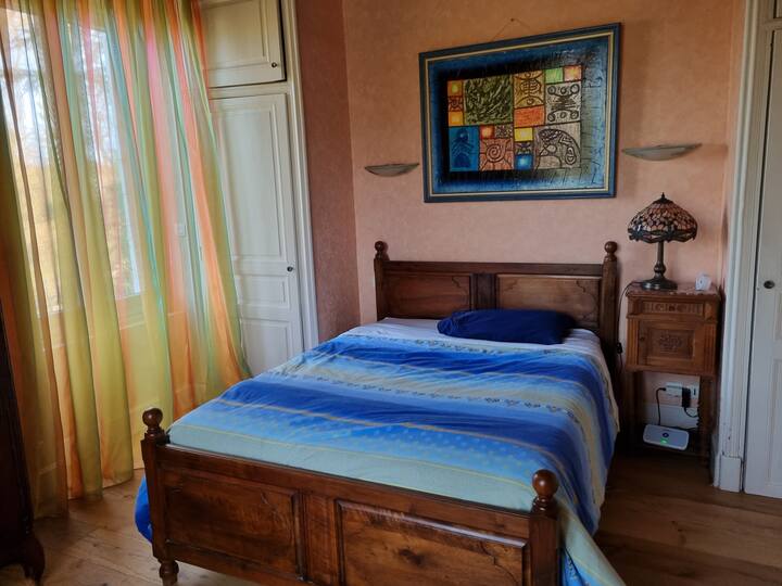 CHAMBRE REZ-DE-CHAUSEE
BEDROOM GROUND FLOOR