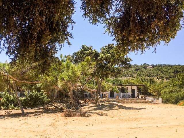 https://www.gavdostudios.com/ managed Airbnb listing 1