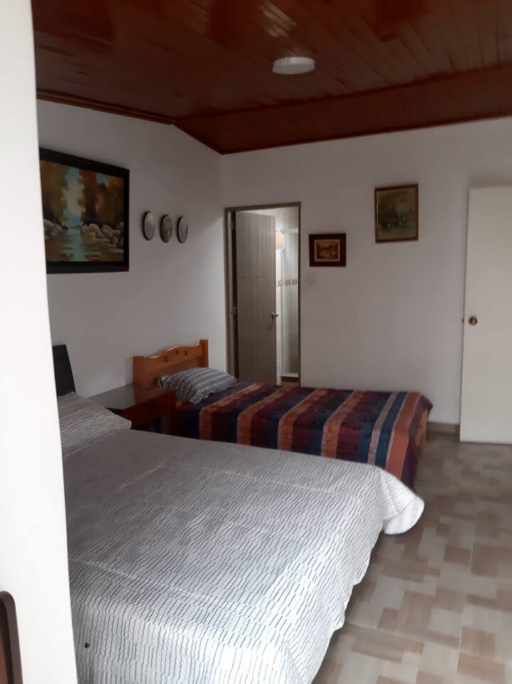 APARTAESTUDIO, near Airport and Term Transportation Houses for Rent