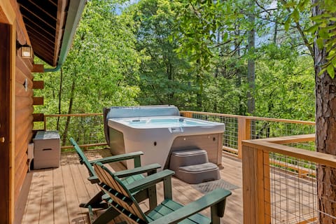 Cozy Cabin w/ hot tub WIFI 50