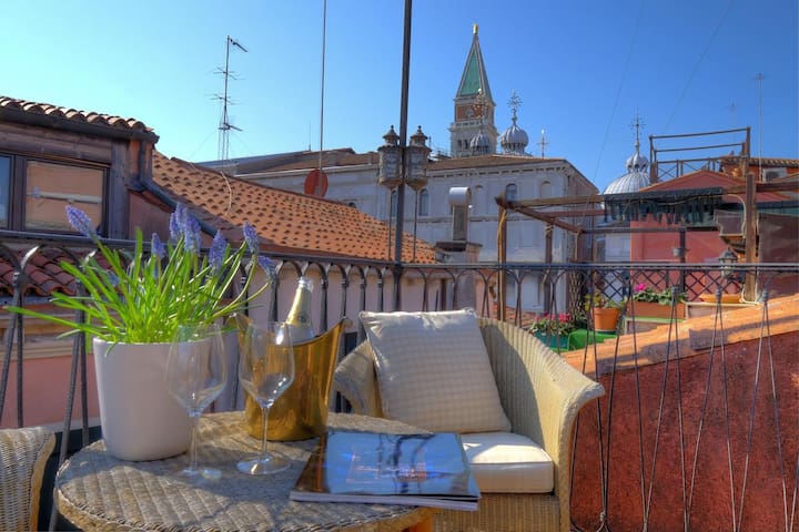 Campanile alla Canonica (Design House)