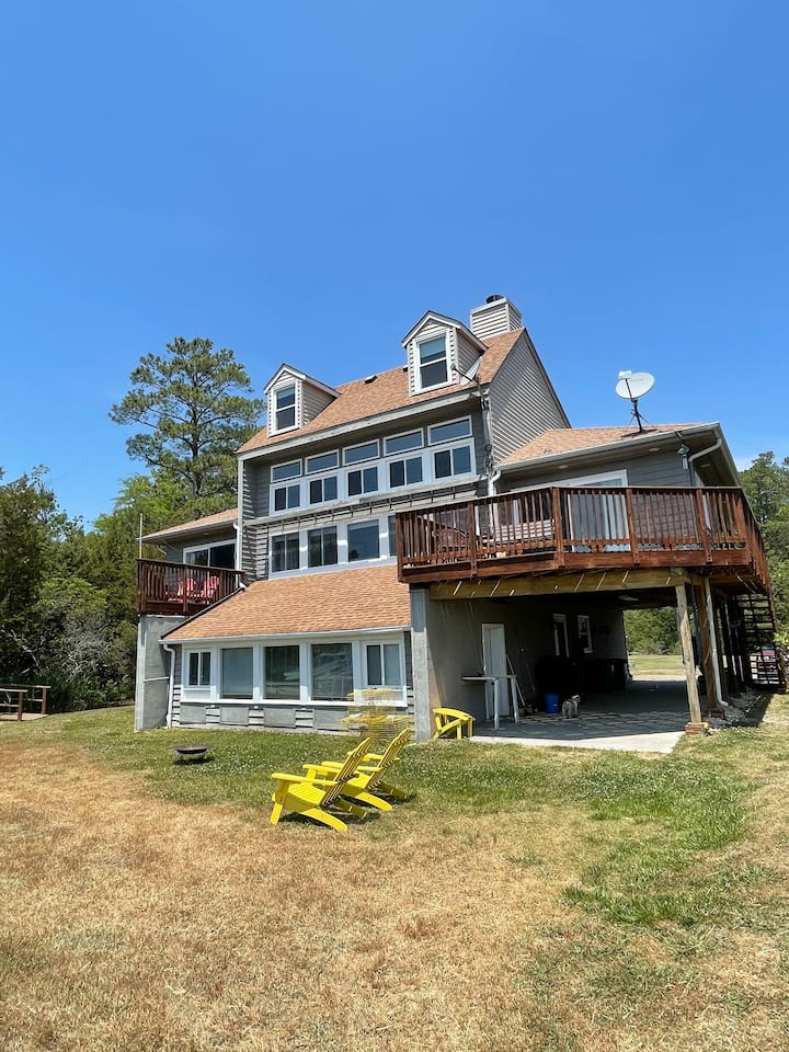 Unplug and reconnect on the water. Houses for Rent in Onemo, Virginia