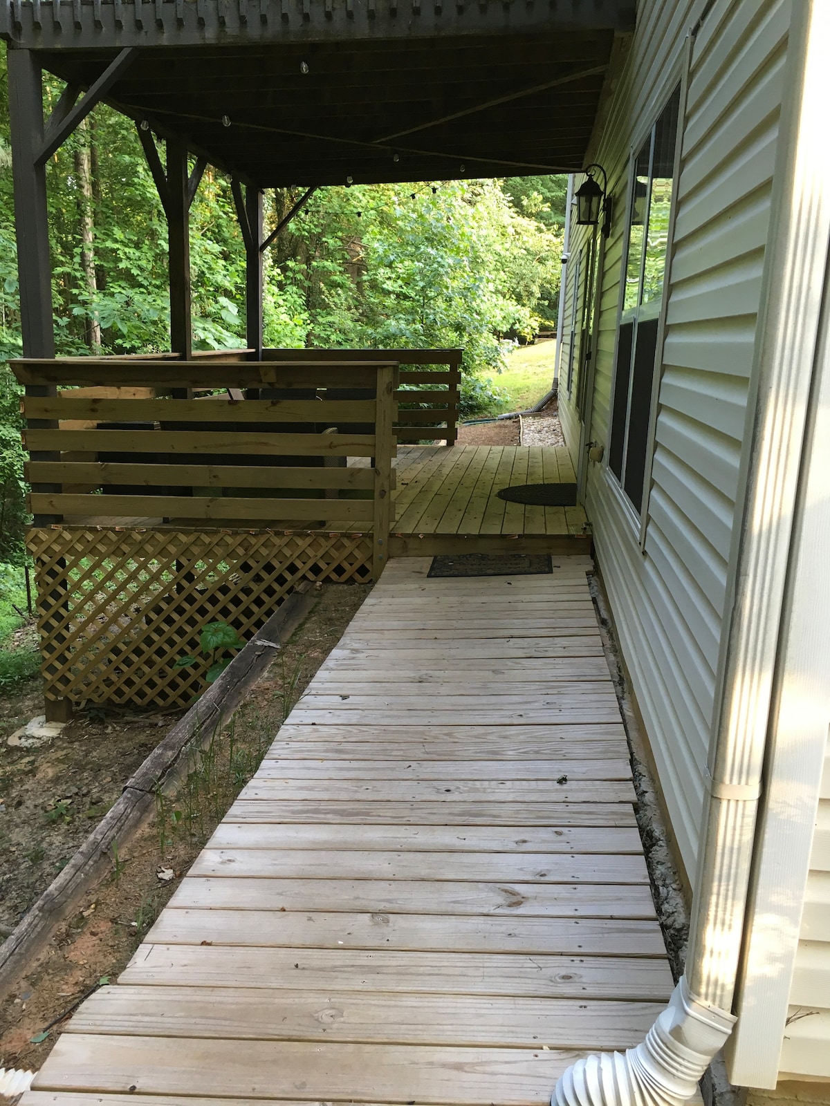 "La Belle Terrasse", 2br Escape in Dacula