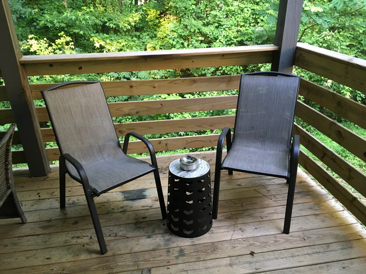 "La Belle Terrasse", 2br Escape in Dacula
