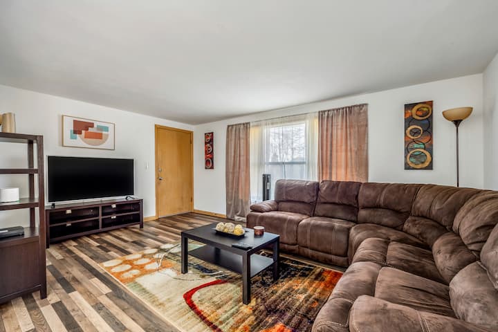 Quiet Tosa 1-br For Travel Professional Near Hwy - Milwaukee, WI