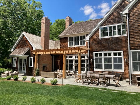 Private Hamptons Escape:  Close to Amagansett Town
