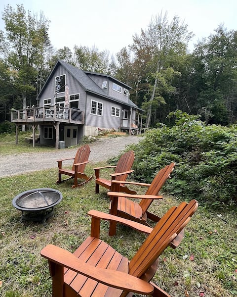 Cute cottage on a tidal cove