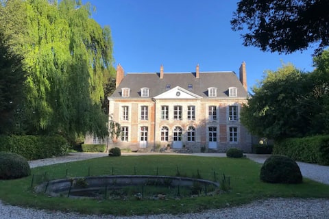 Romantic stay in a castle near the sea