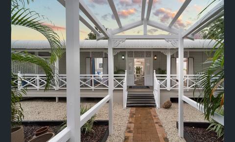 Stunning 5 Bedroom Home with Pool