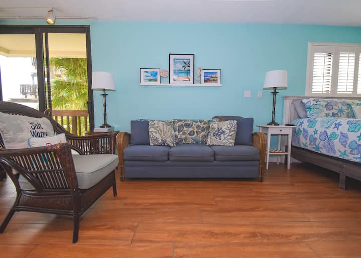 Beachfront • King • W/d • By Rh  • Pool • Marina - Saint Thomas