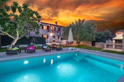 Villa Pietra with pool