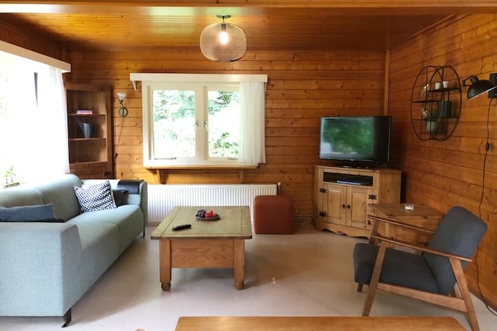 Houten Huisje Op Rustig Vakantie Park. - 荷蘭