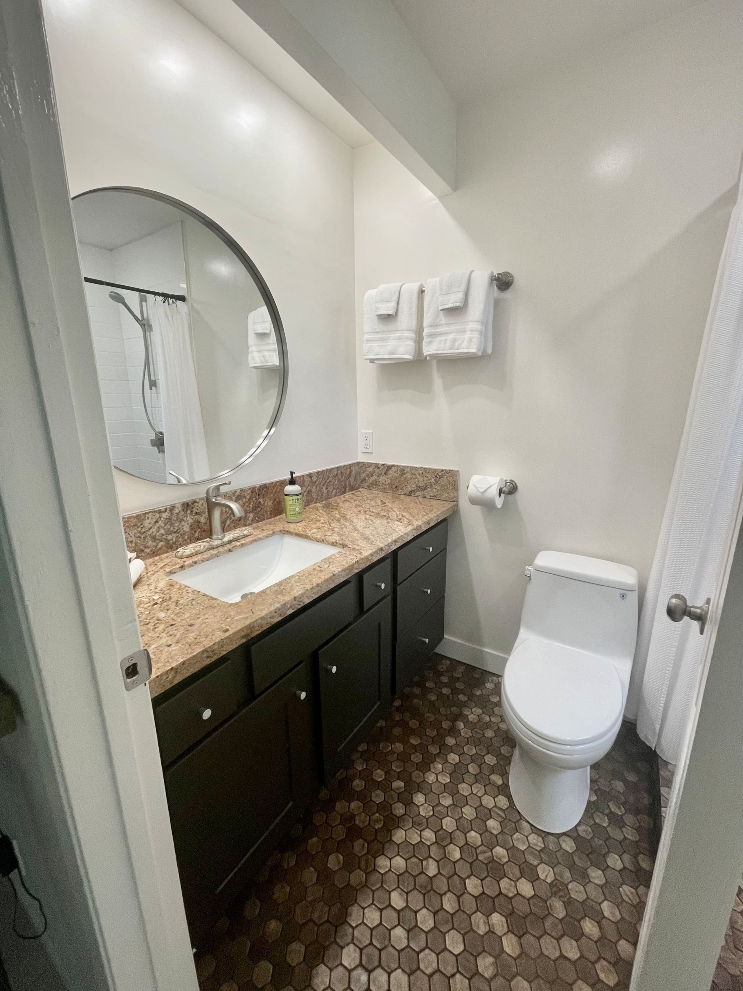 Condo in Princeville · ★4.89 · 2 bedrooms · 3 beds · 2 baths - Image 17
