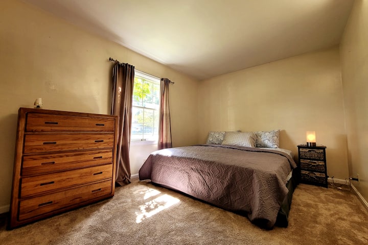 Roaches Vacation Rentals &amp; Homes Illinois, United States